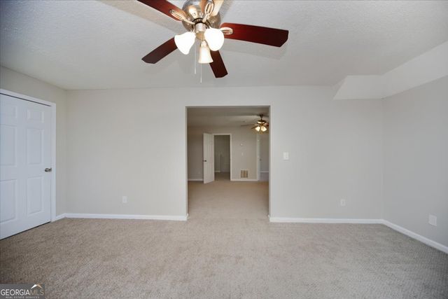 232 Cambridge Dr, Loganville, GA 30052