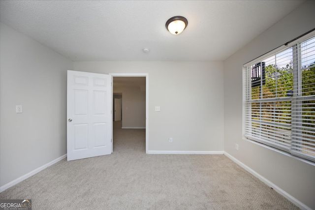 232 Cambridge Dr, Loganville, GA 30052