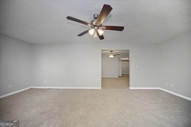 232 Cambridge Dr, Loganville, GA 30052