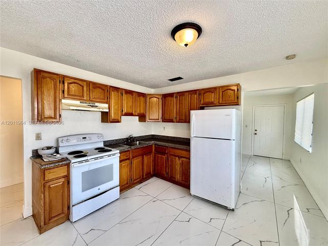 950 NW 109th St 950, Miami, FL 33168