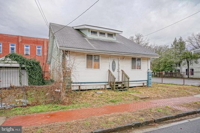 32 OLIVE ST AND 4 OAK ST SALEM, Salem, NJ 08079