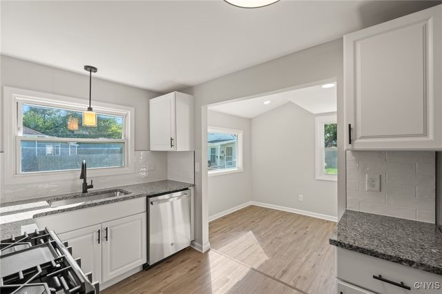 230 Earl Avenue, Salina, NY 13211