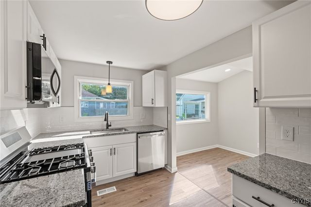 230 Earl Avenue, Salina, NY 13211