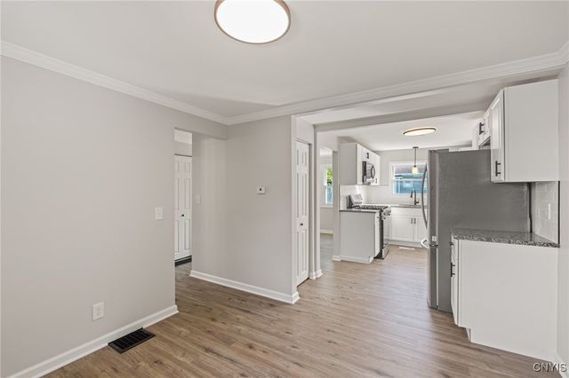 230 Earl Avenue, Salina, NY 13211