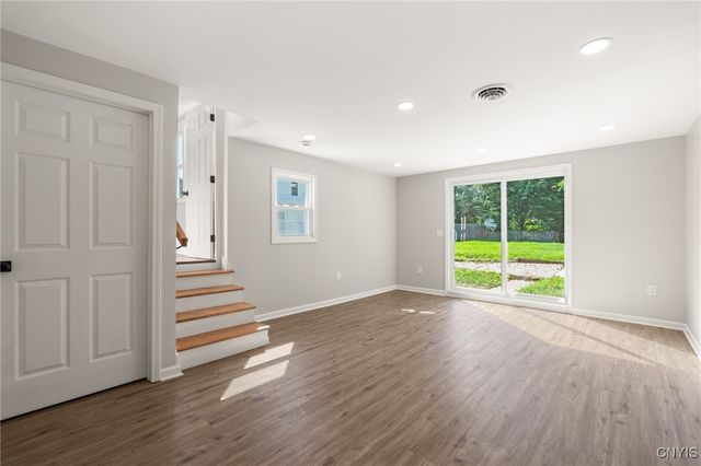 230 Earl Avenue, Salina, NY 13211