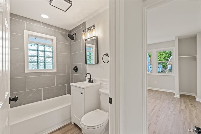 230 Earl Avenue, Salina, NY 13211