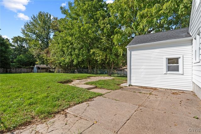 230 Earl Avenue, Salina, NY 13211