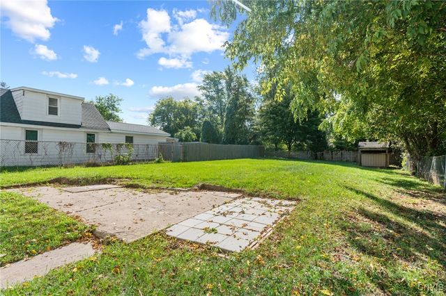 230 Earl Avenue, Salina, NY 13211