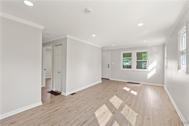 230 Earl Avenue, Salina, NY 13211