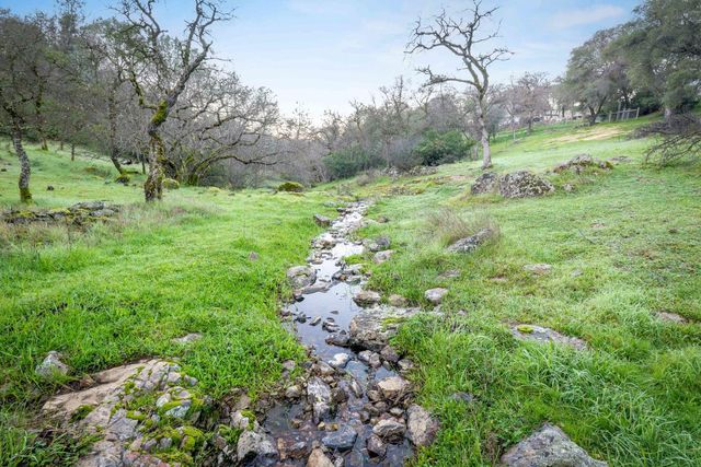 16004 Perimeter Rd, Grass Valley, CA 95949