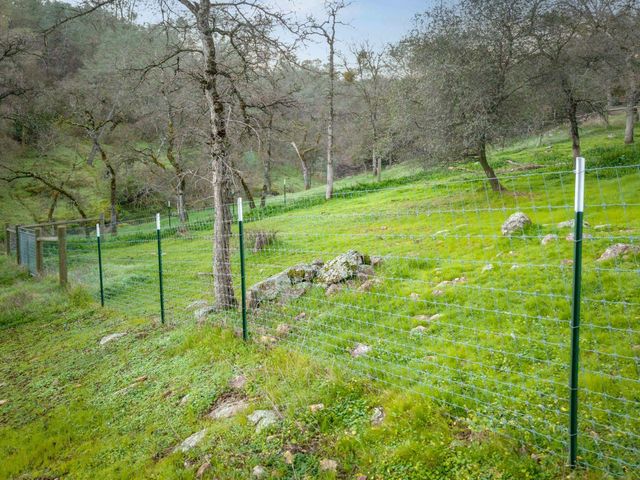 16004 Perimeter Rd, Grass Valley, CA 95949