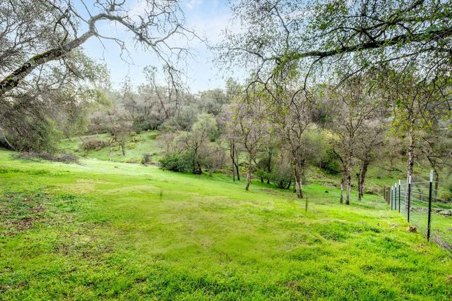 16004 Perimeter Rd, Grass Valley, CA 95949