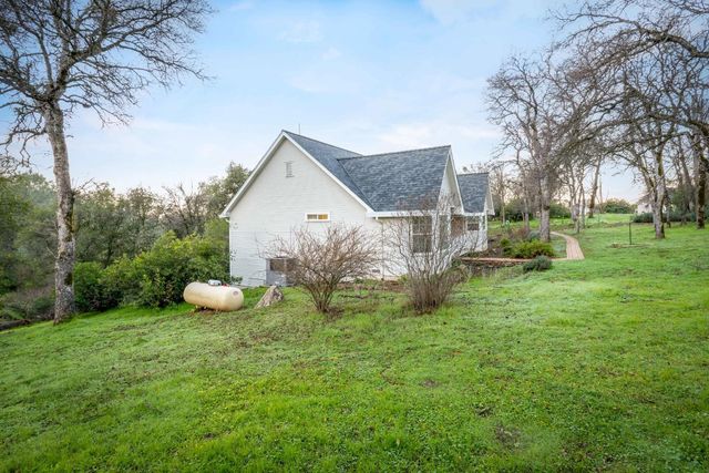 16004 Perimeter Rd, Grass Valley, CA 95949