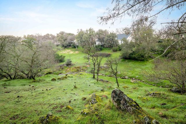 16004 Perimeter Rd, Grass Valley, CA 95949
