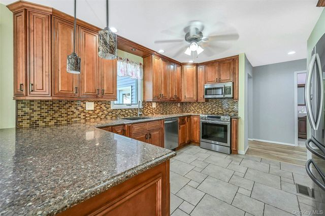 61 Eileen Circle, Jamesport, NY 11947