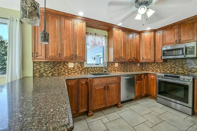 61 Eileen Circle, Jamesport, NY 11947