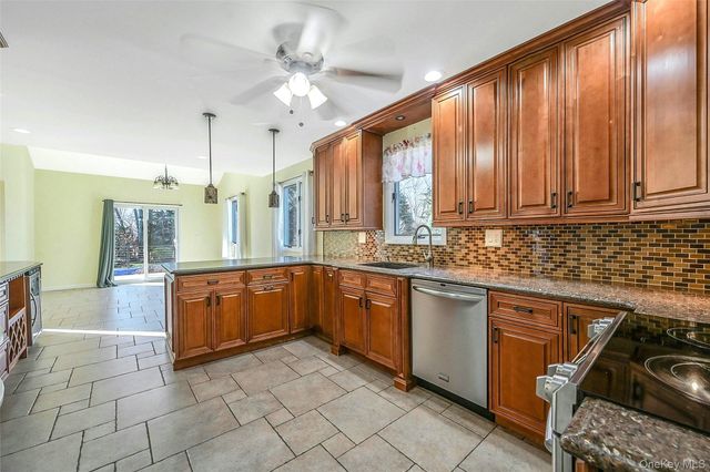 61 Eileen Circle, Jamesport, NY 11947