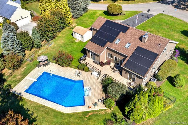 61 Eileen Circle, Jamesport, NY 11947