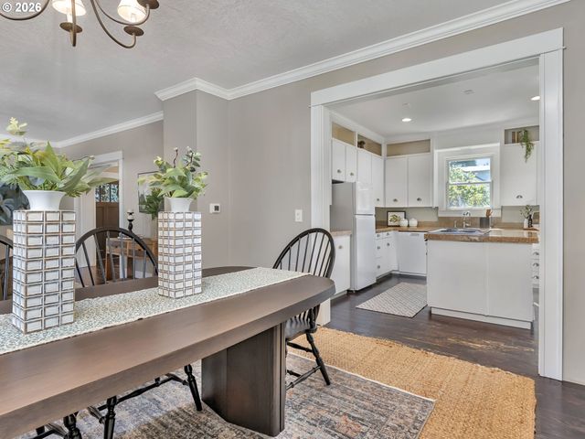 5651 Se KING Rd, Milwaukie, OR 97222