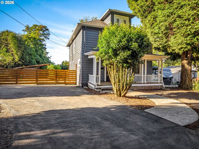 5651 Se KING Rd, Milwaukie, OR 97222