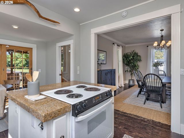 5651 Se KING Rd, Milwaukie, OR 97222