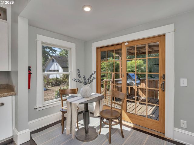 5651 Se KING Rd, Milwaukie, OR 97222