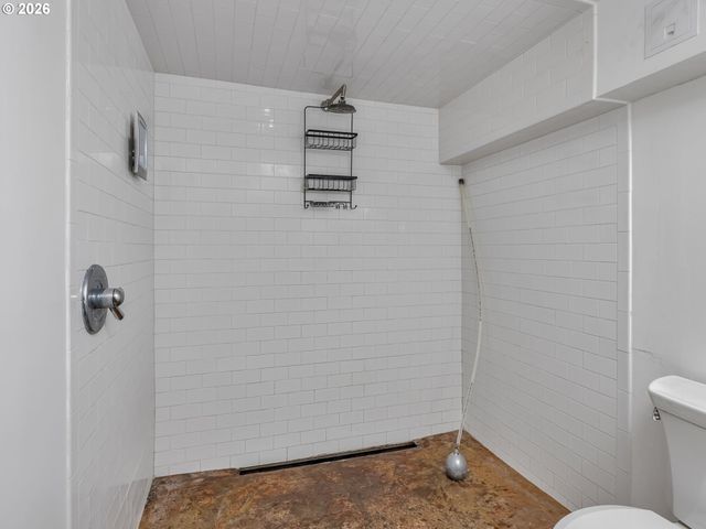 5651 Se KING Rd, Milwaukie, OR 97222
