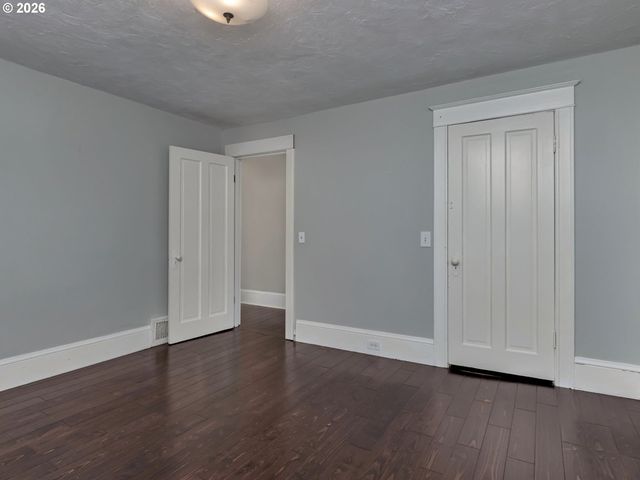 5651 Se KING Rd, Milwaukie, OR 97222