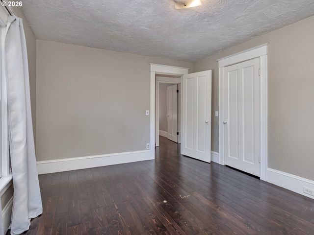 5651 Se KING Rd, Milwaukie, OR 97222