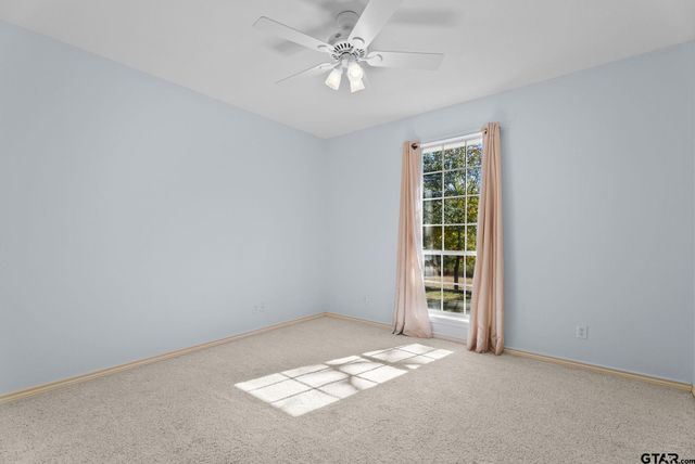 12900 Winding Oak, Lindale, TX 75771