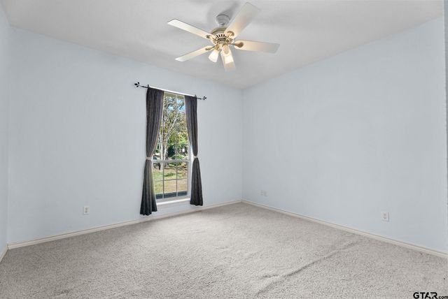 12900 Winding Oak, Lindale, TX 75771