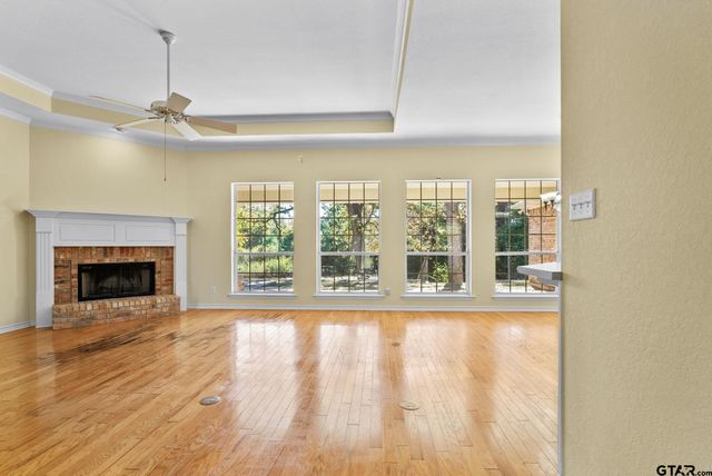 12900 Winding Oak, Lindale, TX 75771