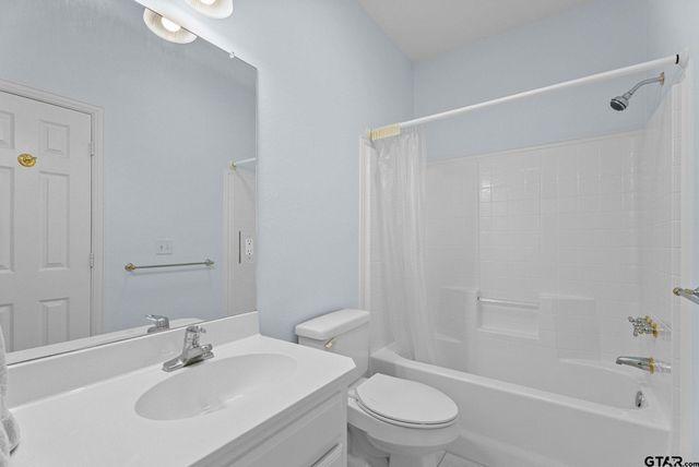 12900 Winding Oak, Lindale, TX 75771