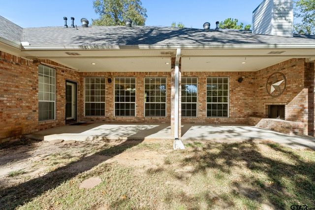 12900 Winding Oak, Lindale, TX 75771