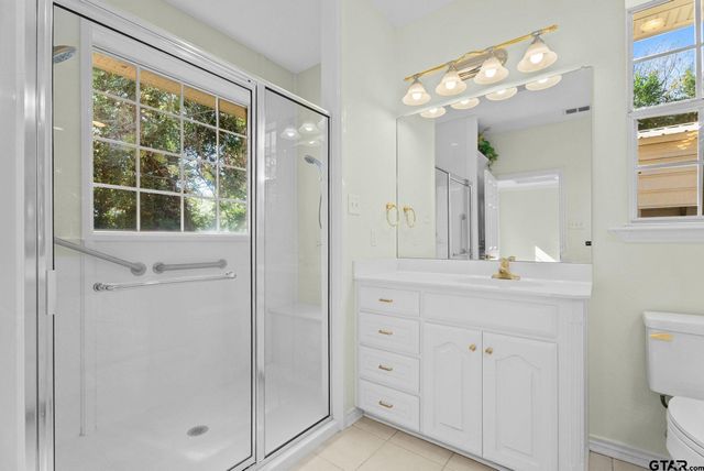 12900 Winding Oak, Lindale, TX 75771