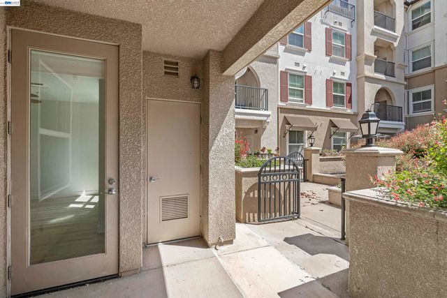 3290 Maguire Way 101, Dublin, CA 94568