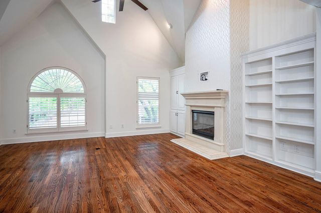 4144 Towne Green Circle, Addison, TX 75001