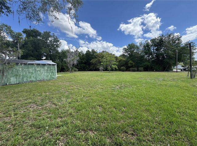 65 HOWARD STREET, Umatilla, FL 32784