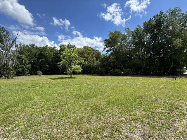 65 HOWARD STREET, Umatilla, FL 32784
