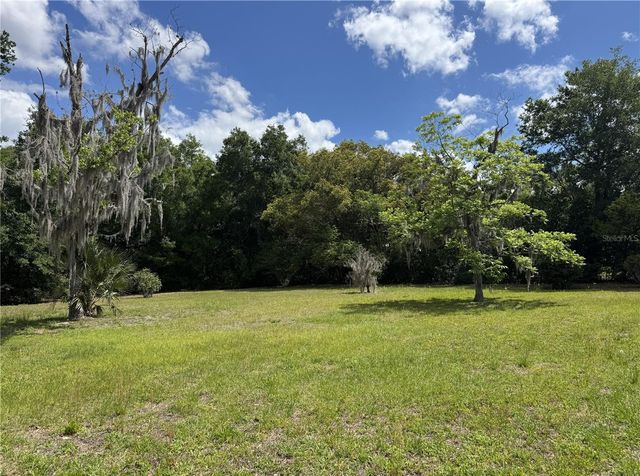 65 HOWARD STREET, Umatilla, FL 32784