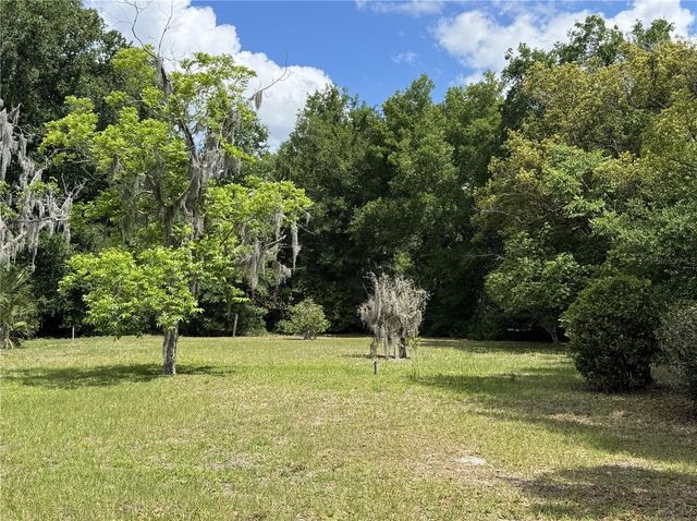 65 HOWARD STREET, Umatilla, FL 32784
