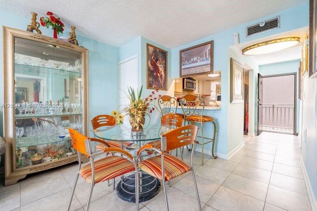 9917 W Okeechobee Rd 3-306, Hialeah Gardens, FL 33016
