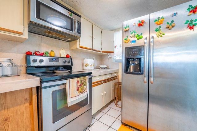 9917 W Okeechobee Rd 3-306, Hialeah Gardens, FL 33016