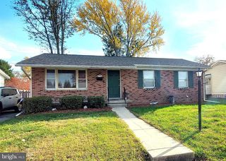 910 YOUNG PL, Frederick, MD 21702