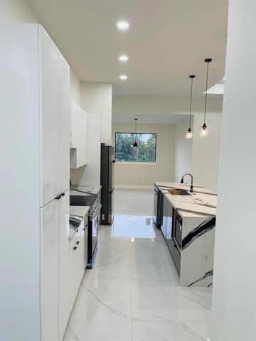 2561 25th Street W, Lehigh Acres, FL 33971