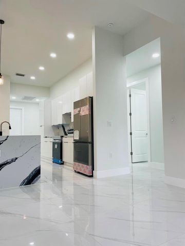 2561 25th Street W, Lehigh Acres, FL 33971