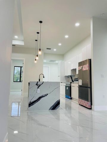 2561 25th Street W, Lehigh Acres, FL 33971