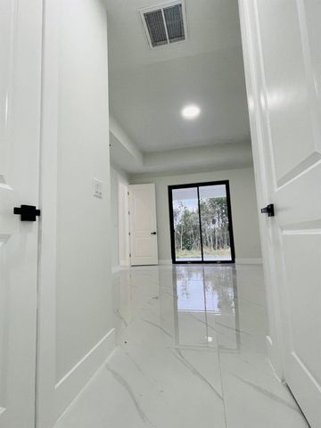 2561 25th Street W, Lehigh Acres, FL 33971