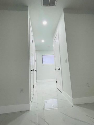 2561 25th Street W, Lehigh Acres, FL 33971