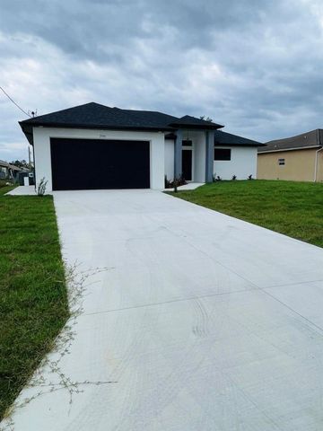 2561 25th Street W, Lehigh Acres, FL 33971